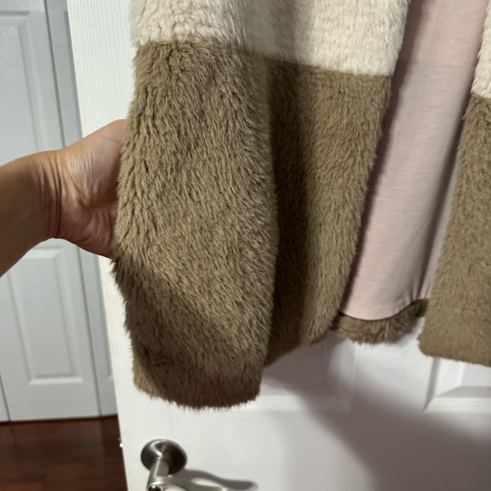 Altar'd State Soft Neoplitan Colorblock Fuzzy Vest - Picture 7 of 16